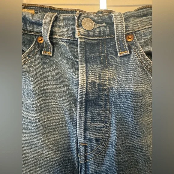 Levi’s Wedgie High Waist Straight Leg Jeans - Picture 4 of 7